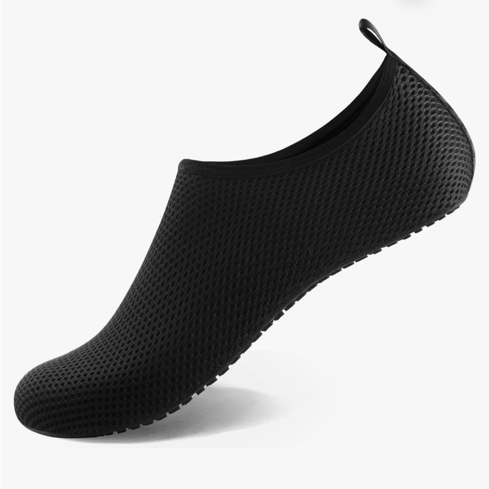 NWT Amazon ATHMILE Black Water Shoes for Women/Men. Size 10.5/11